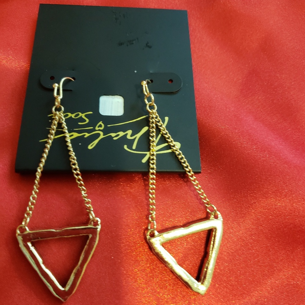 🎁SOLD🎁NWT HEART DRP EARRINGS - Picture 5 of 5